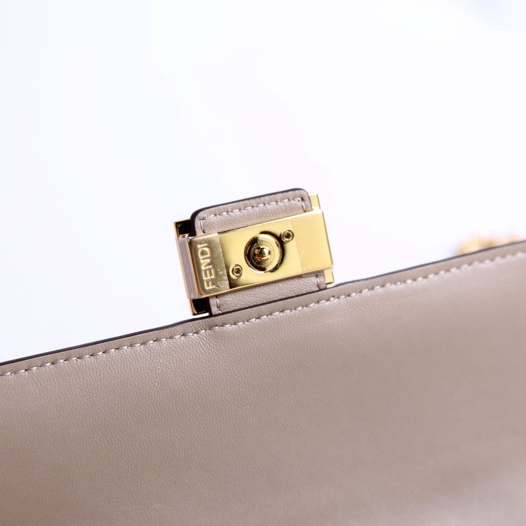 8M0365 FF Embossed Wallet On Chain Taupe