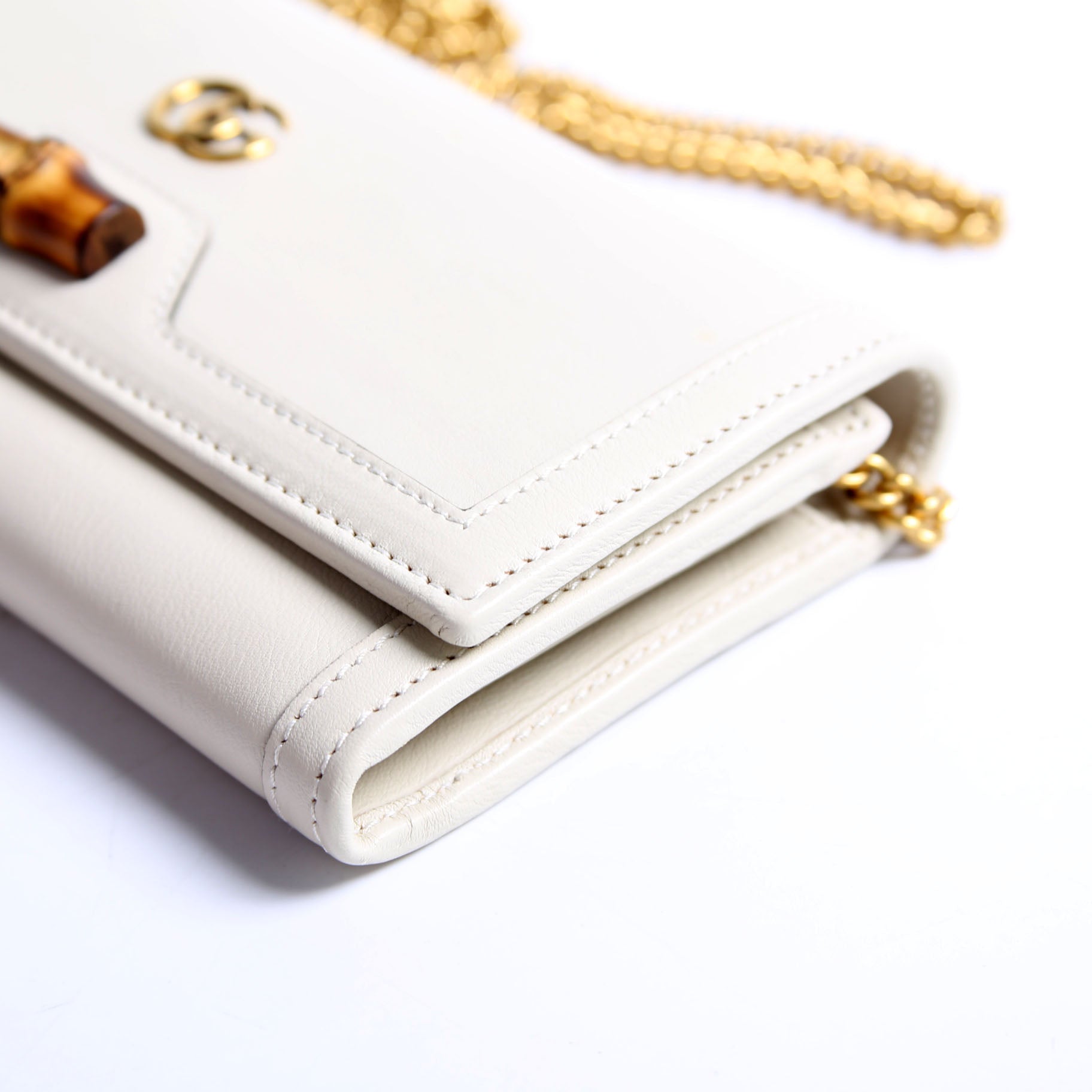 Gucci 658243 Diana Chain Wallet Cream