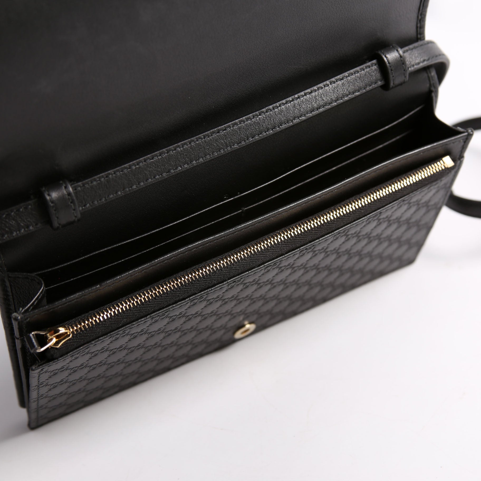 466507 Micro GG Wallet On Chain Black