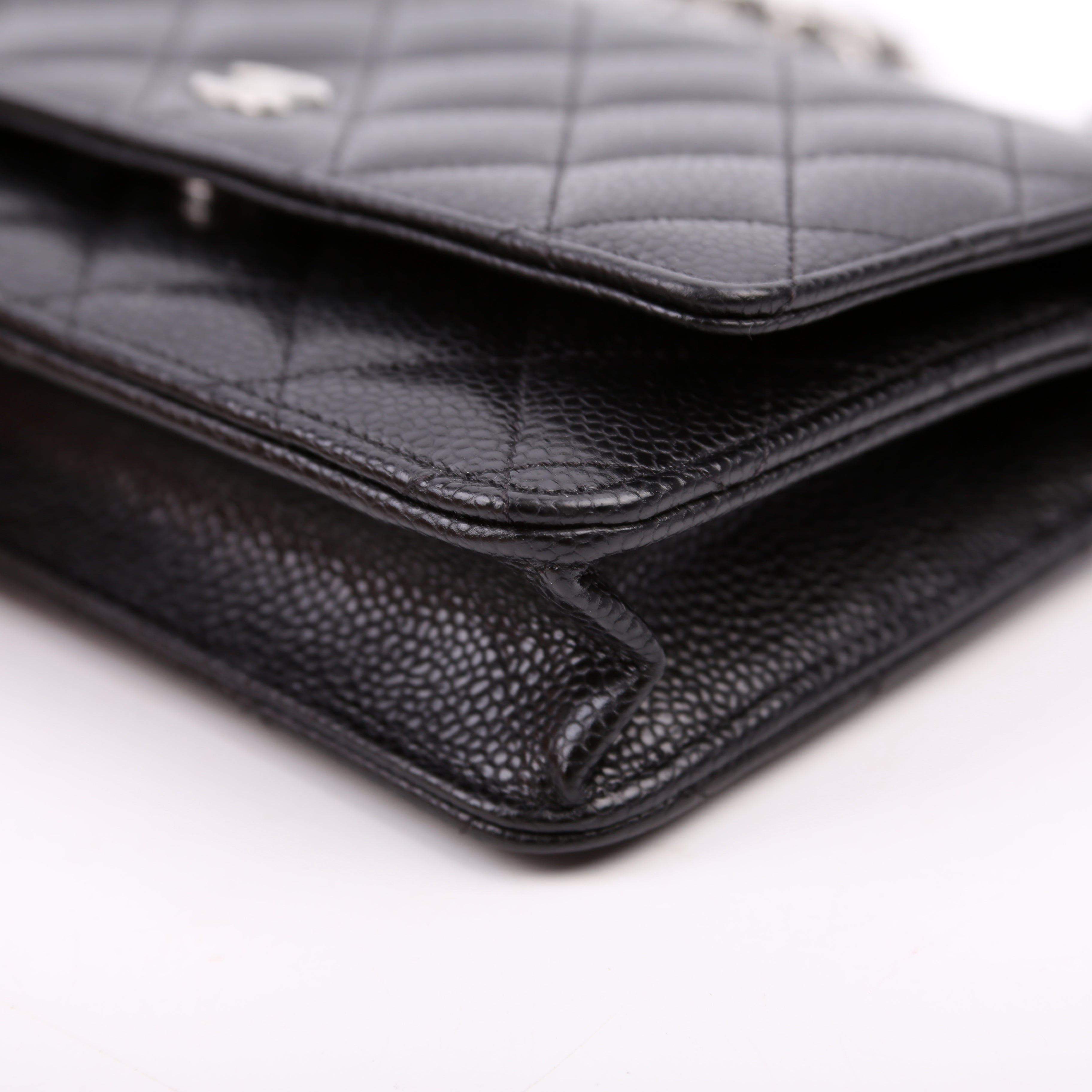 WOC Classic Quilted Caviar RFID Black