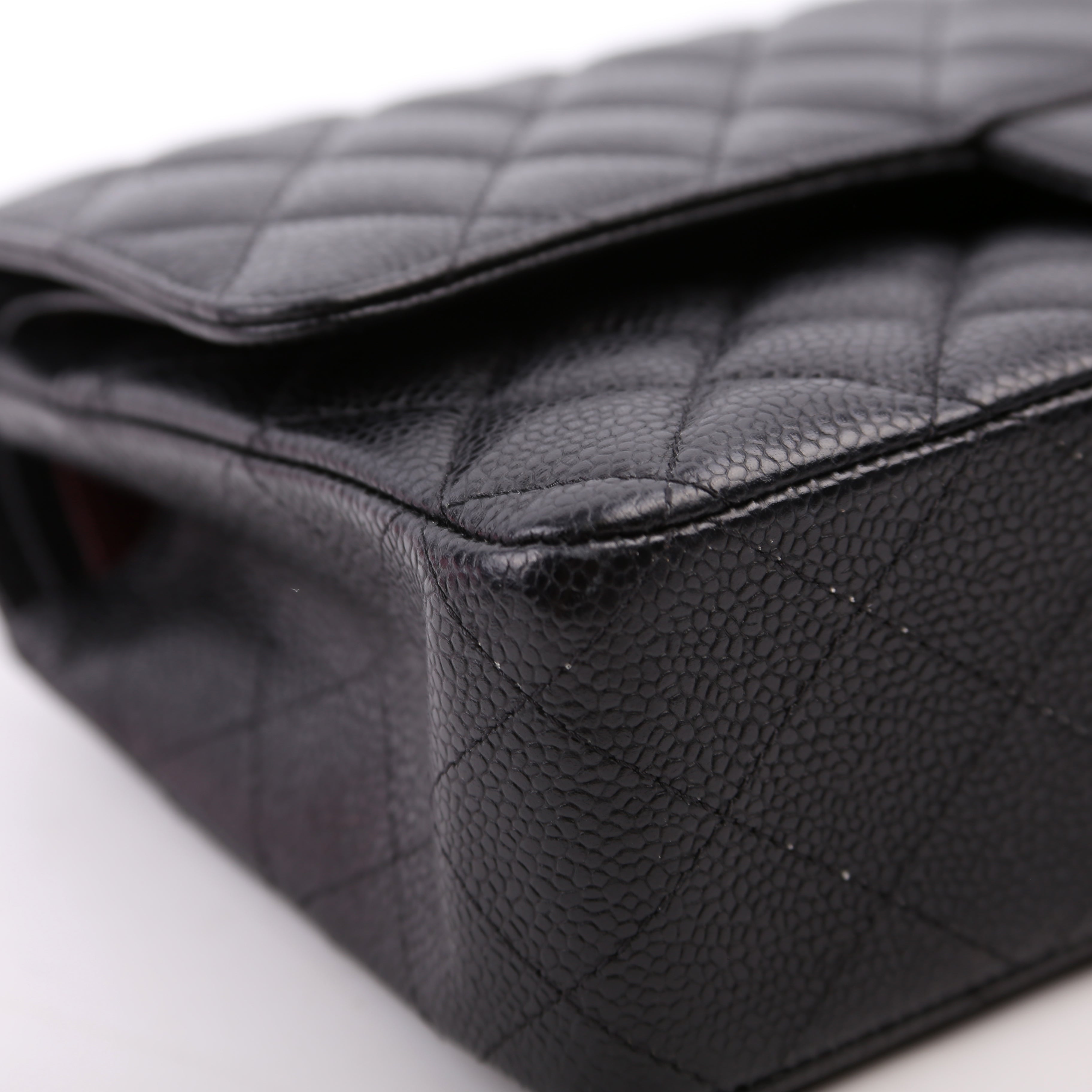 Classic Flap Medium Caviar 29M Black