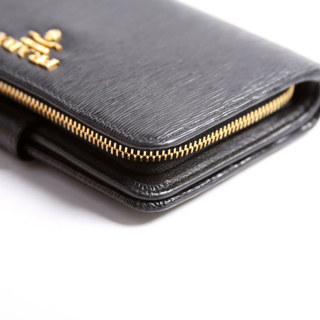 1ML225 Epi Small Wallet Black