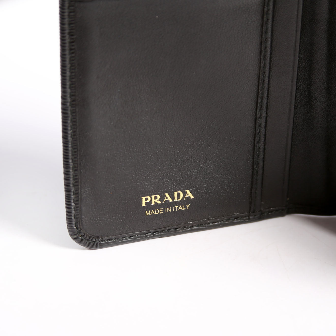 1ML225 Epi Small Wallet Black