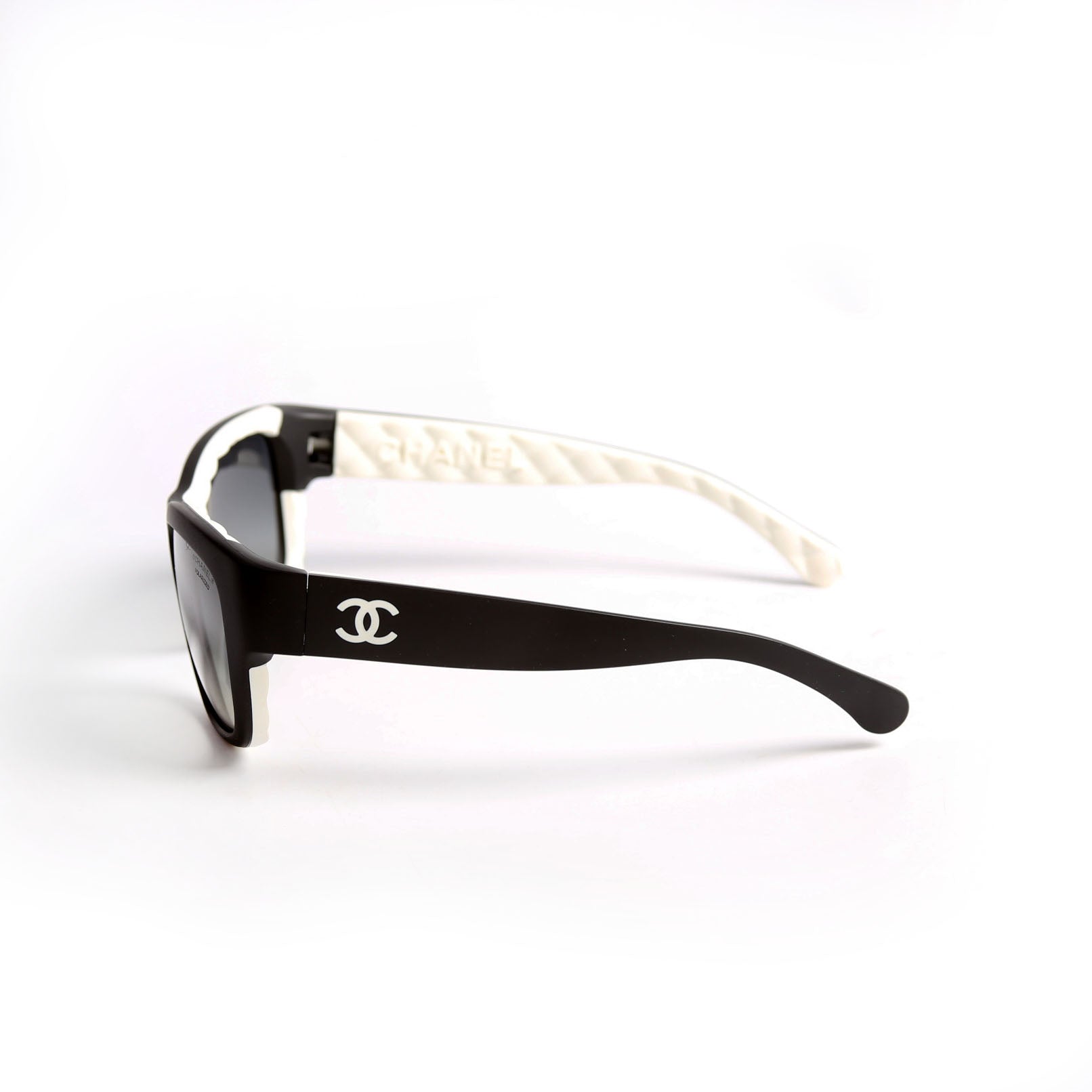 6049 CC Square Polarized Sunglasses Black/White
