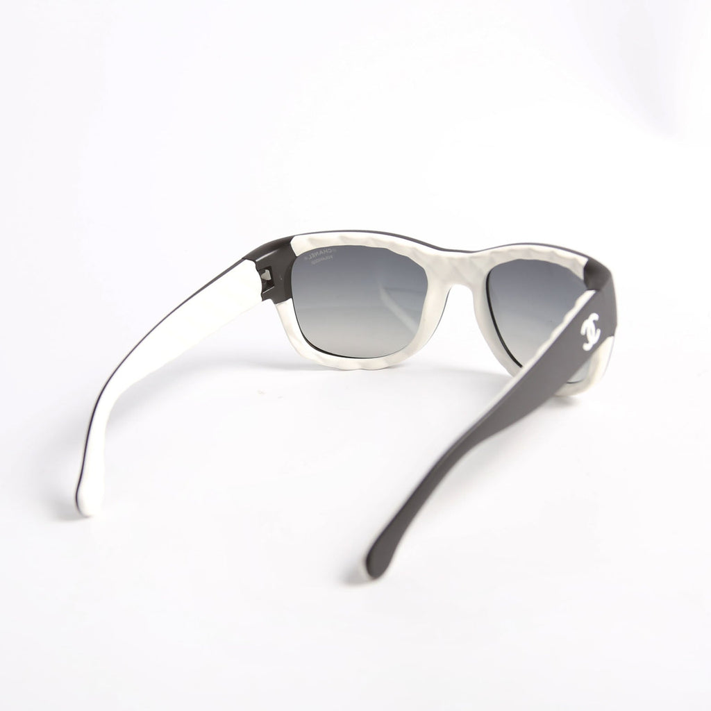 6049 CC Square Polarized Sunglasses Black/White