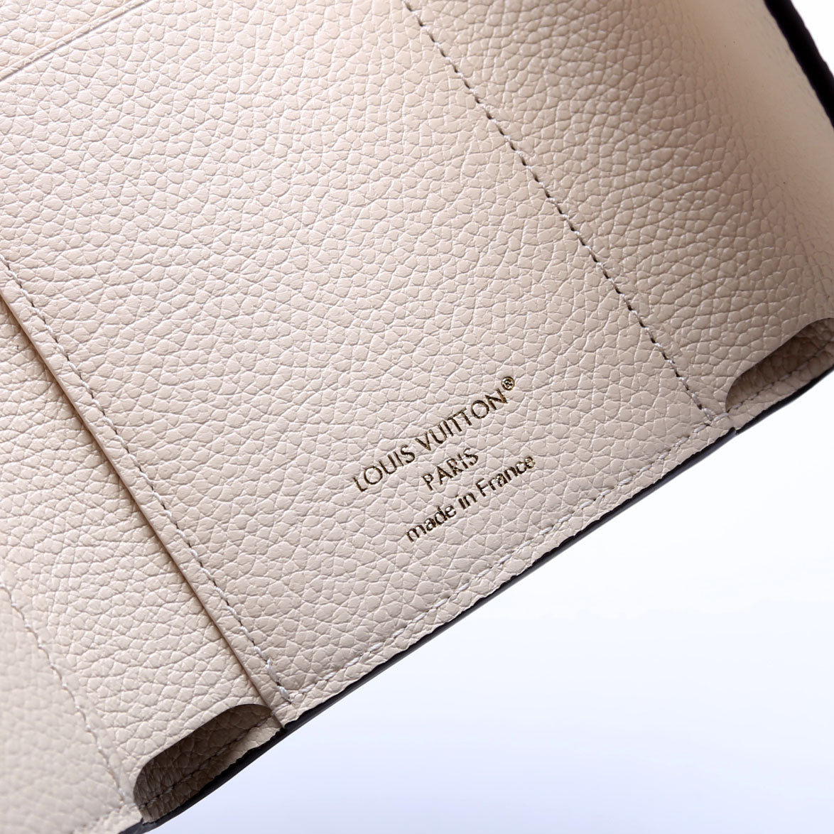 Victorine Wallet Empreinte White
