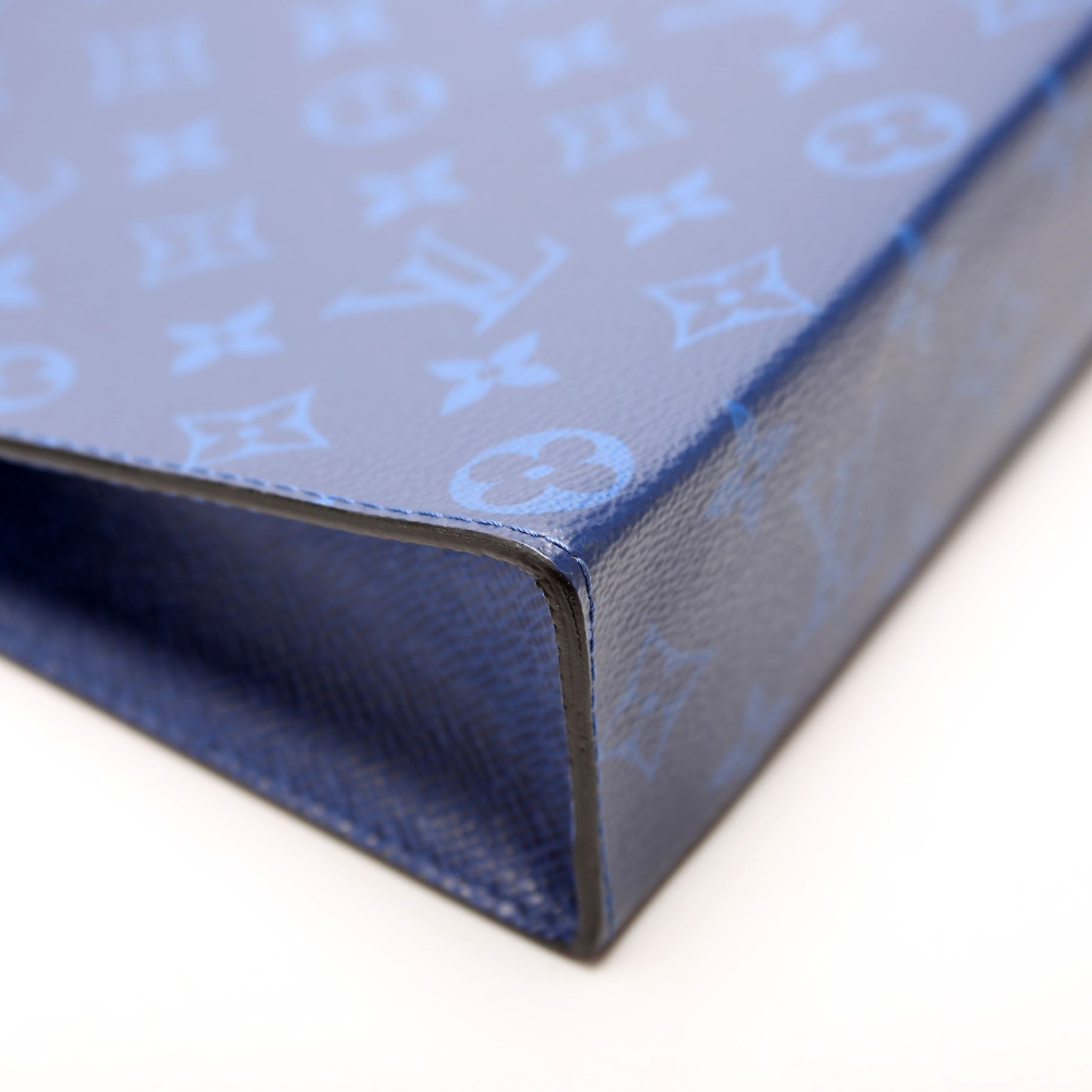 Pochette Voyage MM Taigarama Blue