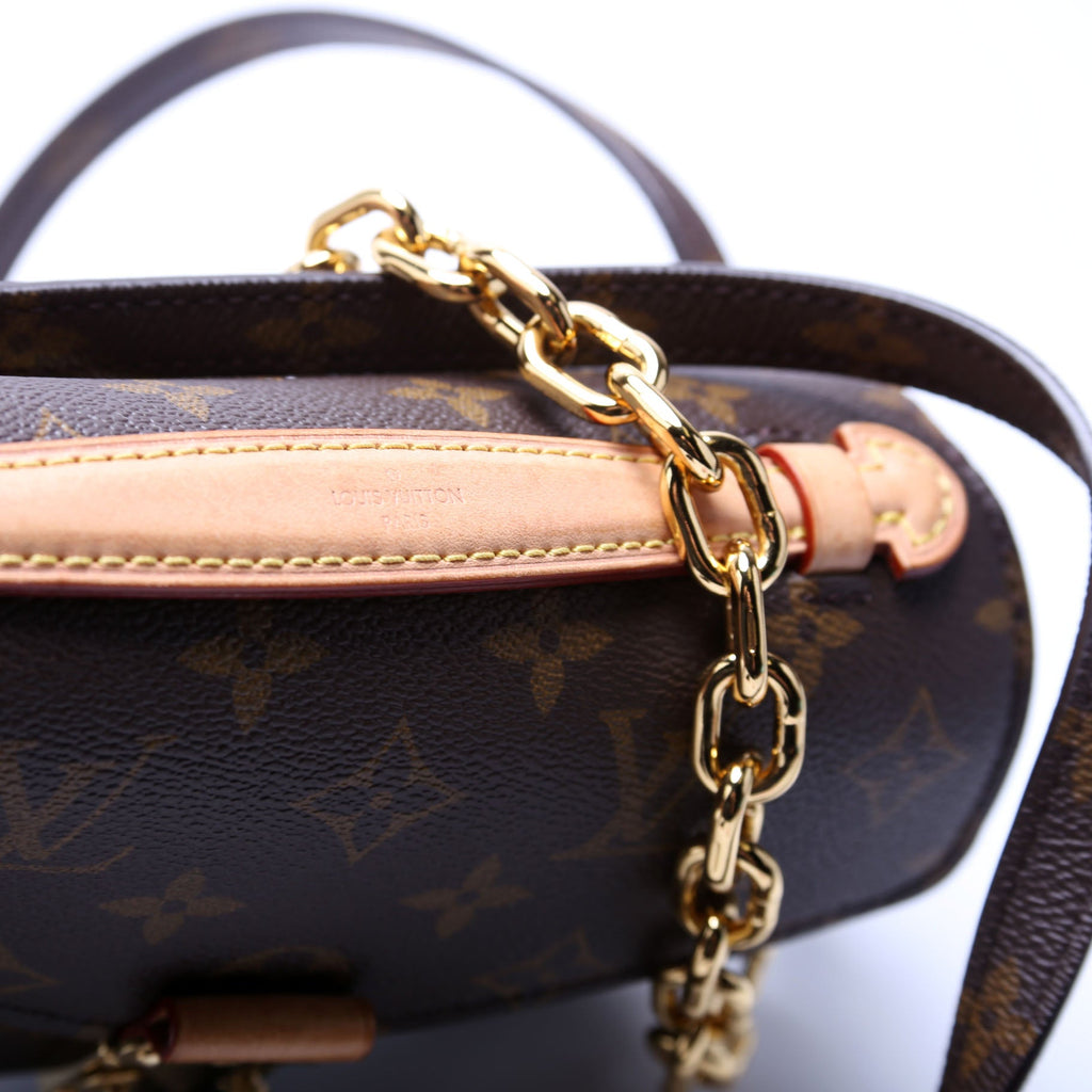 Pochette Metis East West Monogram