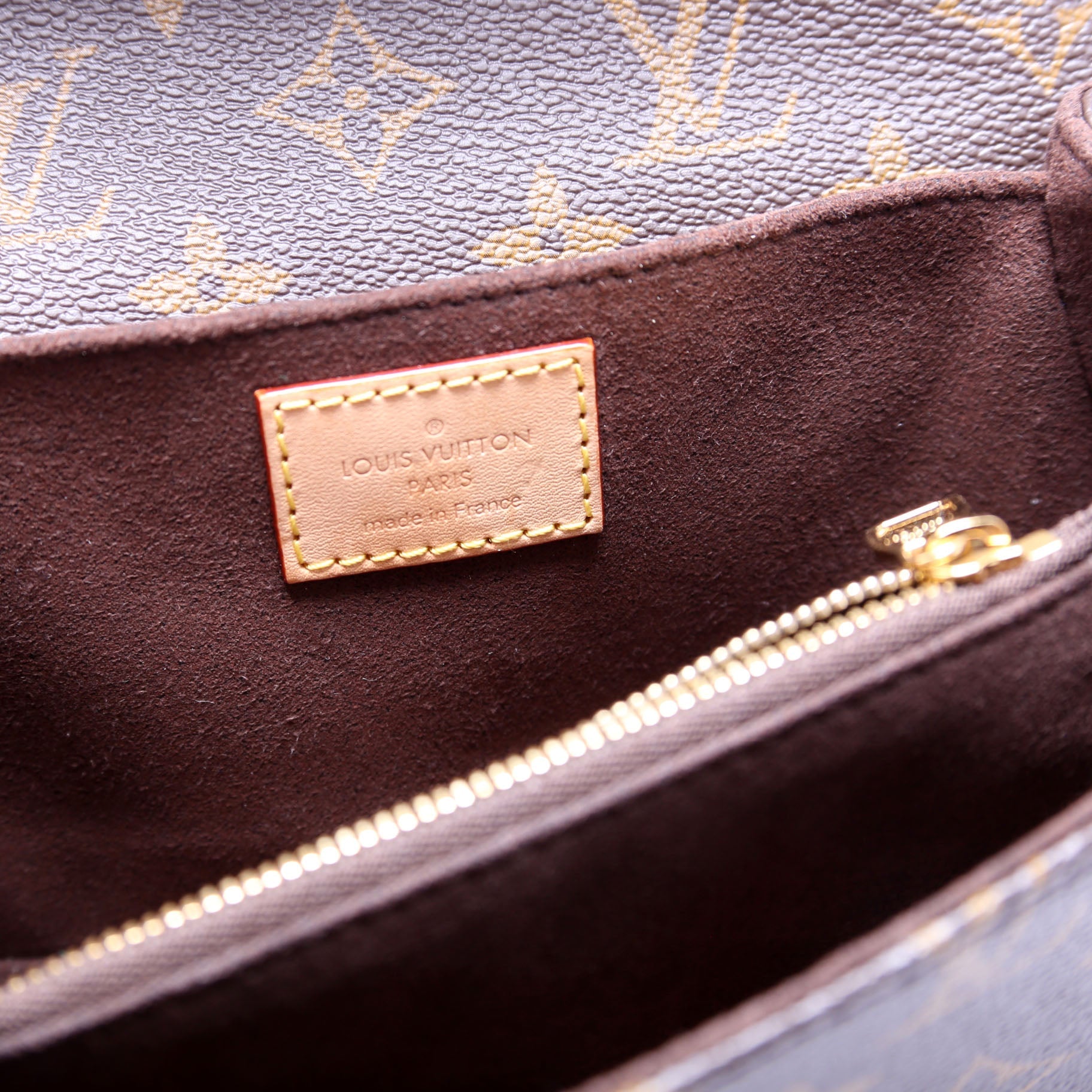 Pochette Metis East West Monogram