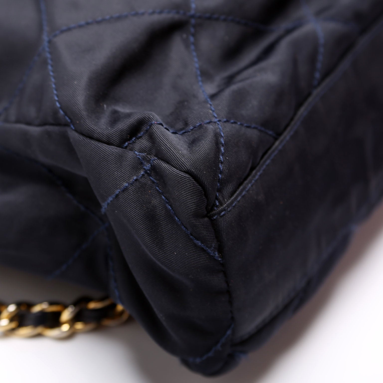 Nylon Tessuto Quilted Shoulder Bag Navy/Gold