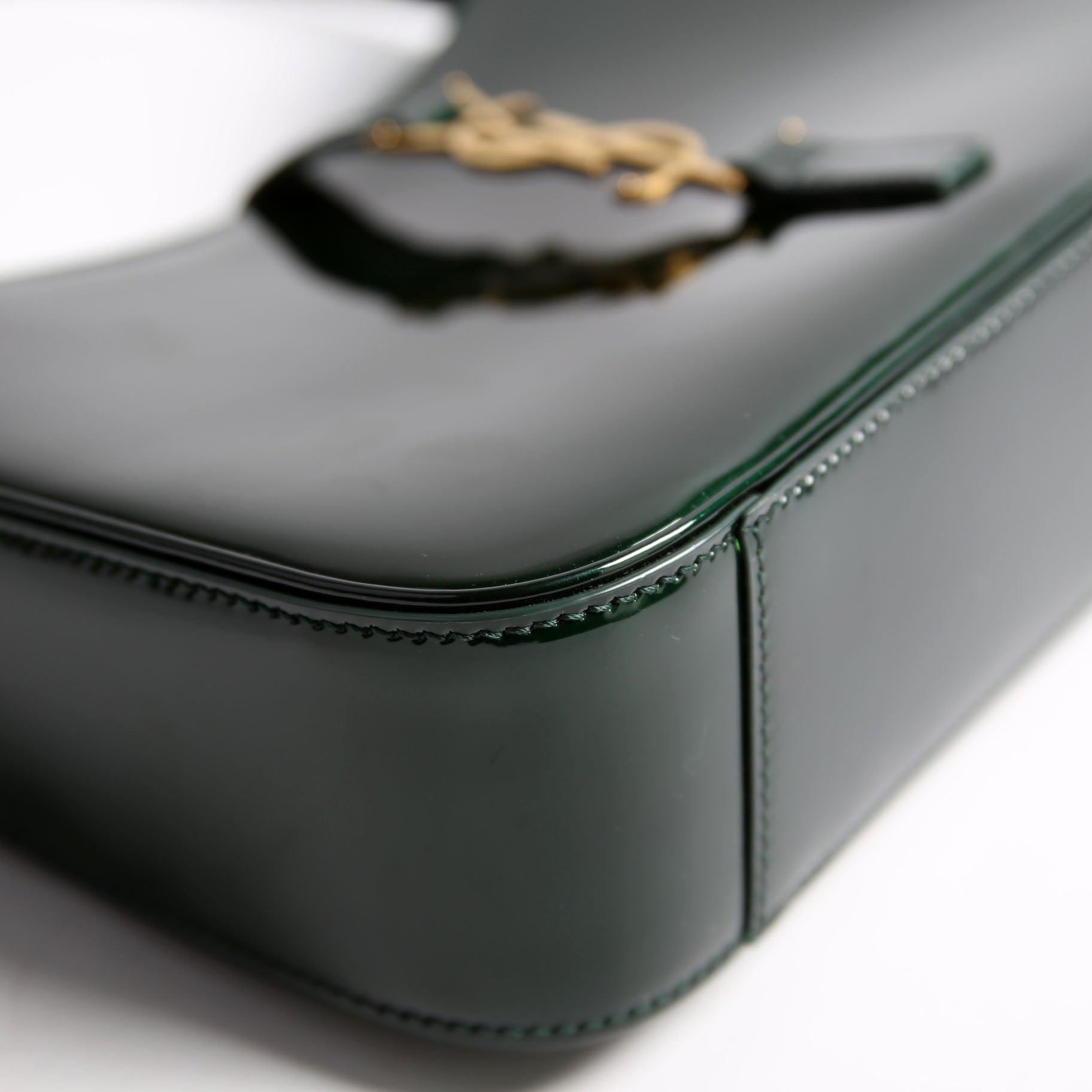 657228 Le 5 A 7 Hobo Patent Green