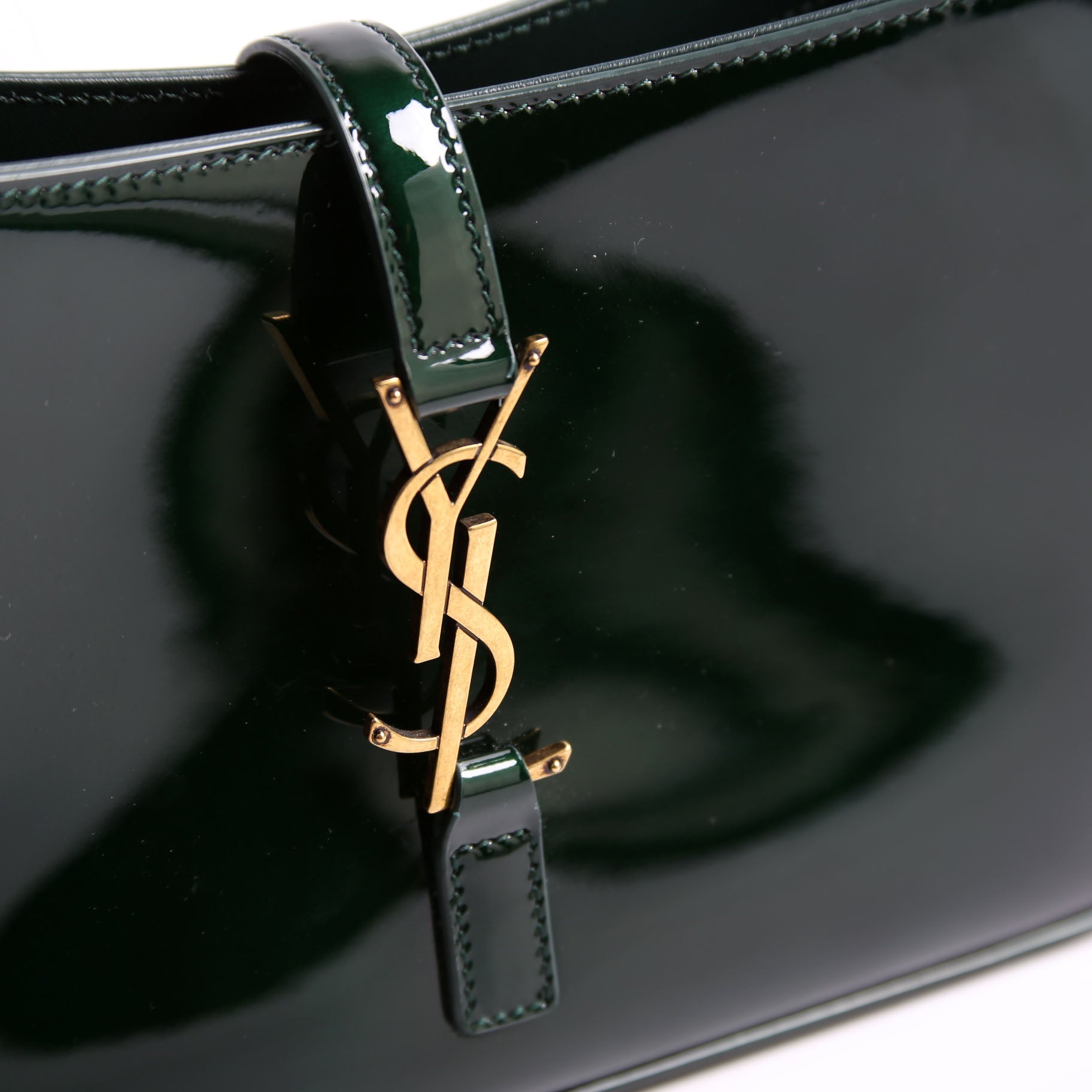 657228 Le 5 A 7 Hobo Patent Green