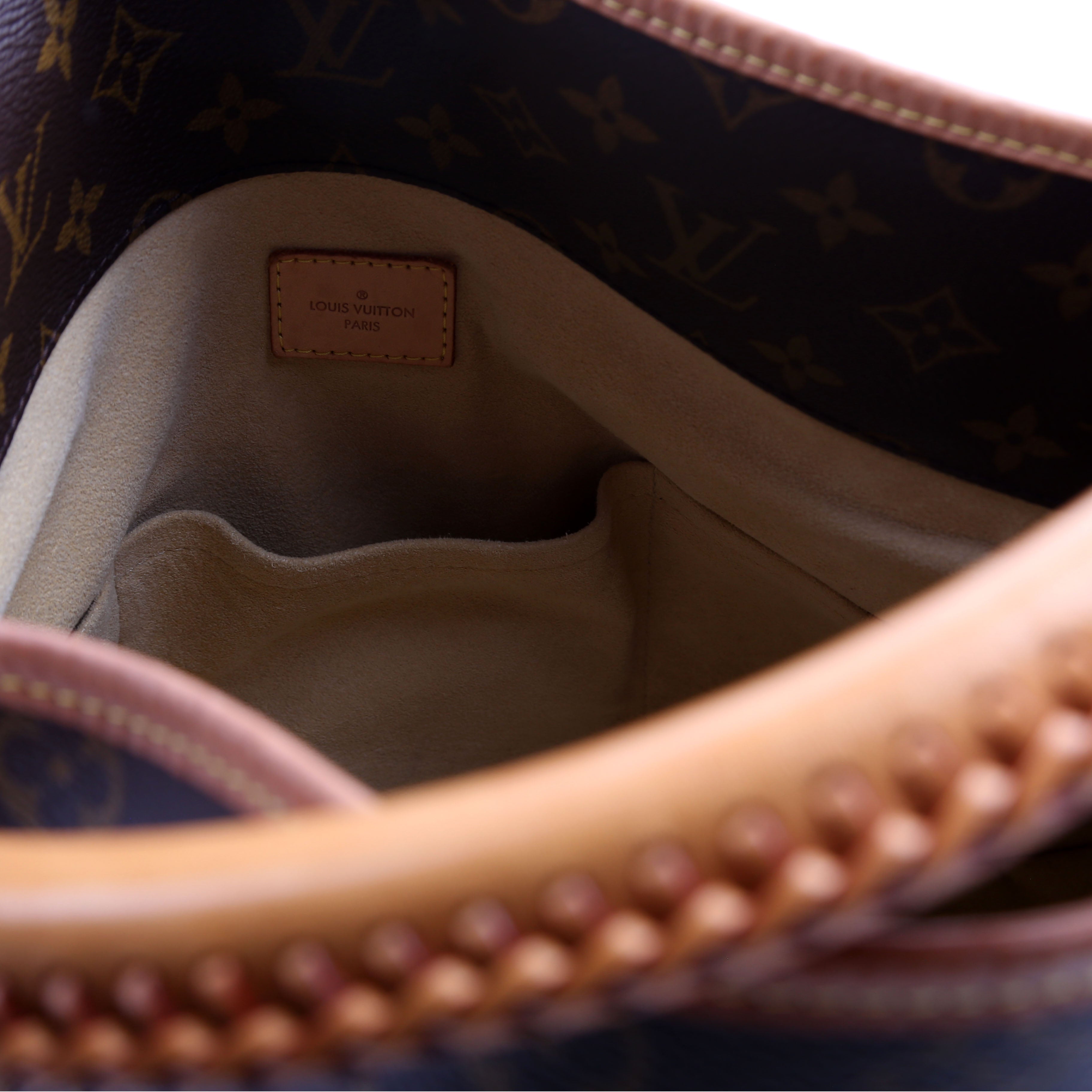 Artsy MM NM Monogram