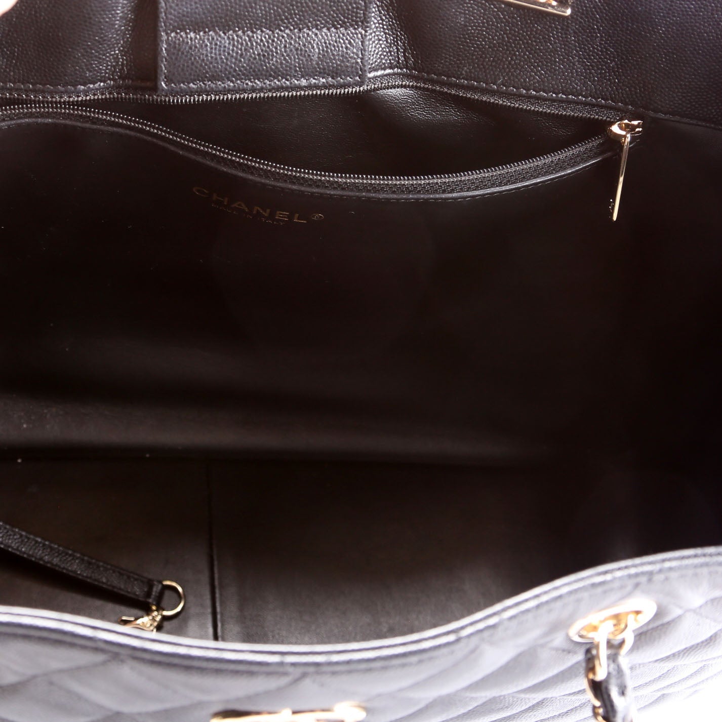 Classic CC Shopping Tote Caviar RFID Black