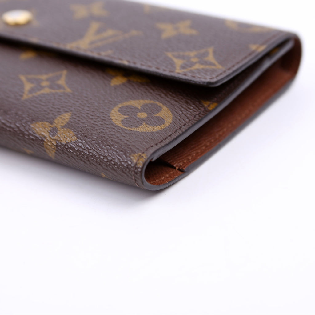 International Wallet Mongoram