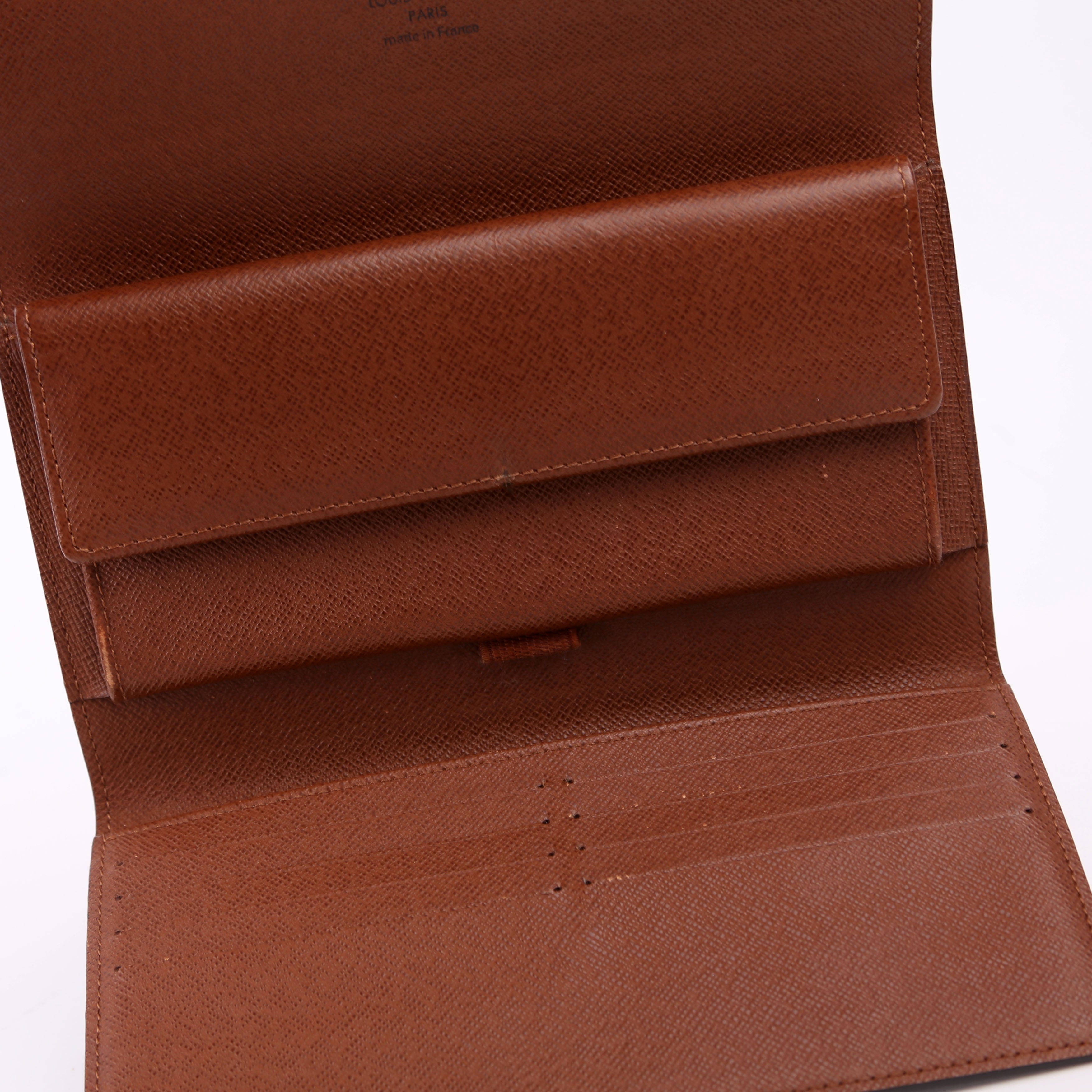 International Wallet Mongoram