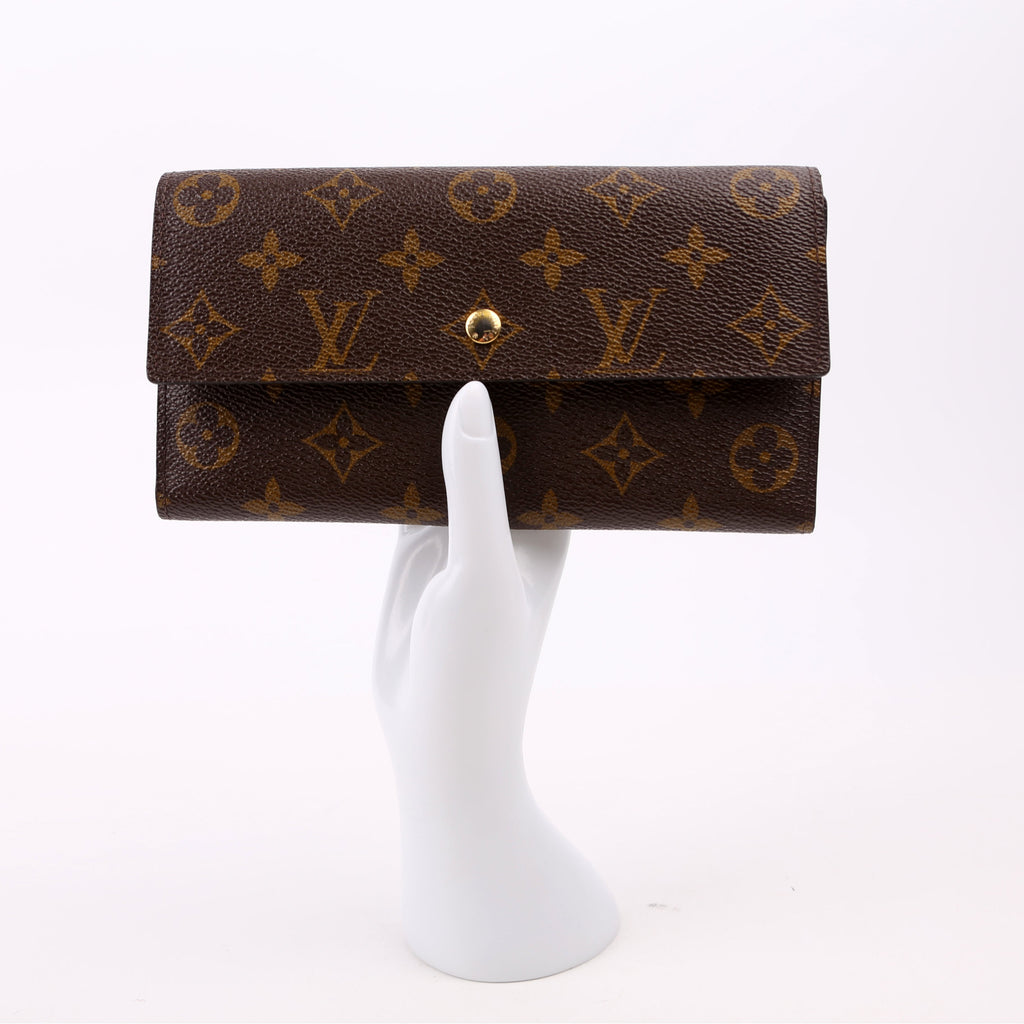 International Wallet Mongoram