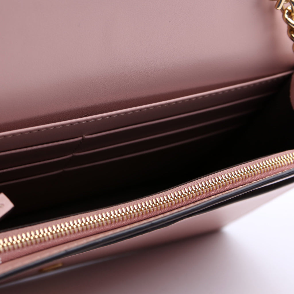 Gucci 723787 GG Matelasse Chain Wallet Pink