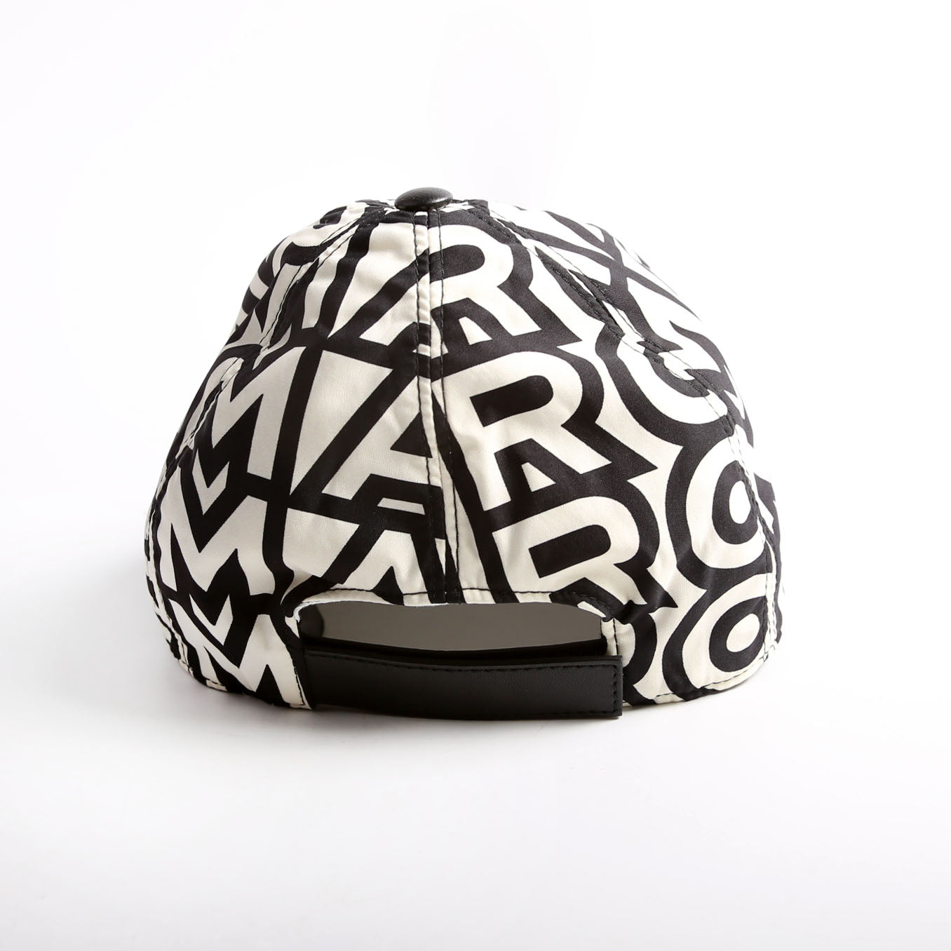 Fendi FXQ768 X Marc Jacob Logo Canvas/Leather Hat Size 59 Black/White