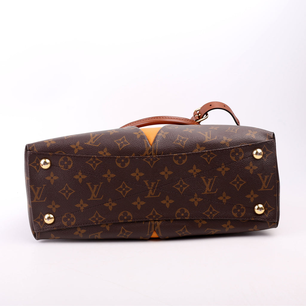 V Tote MM Monogram Yellow