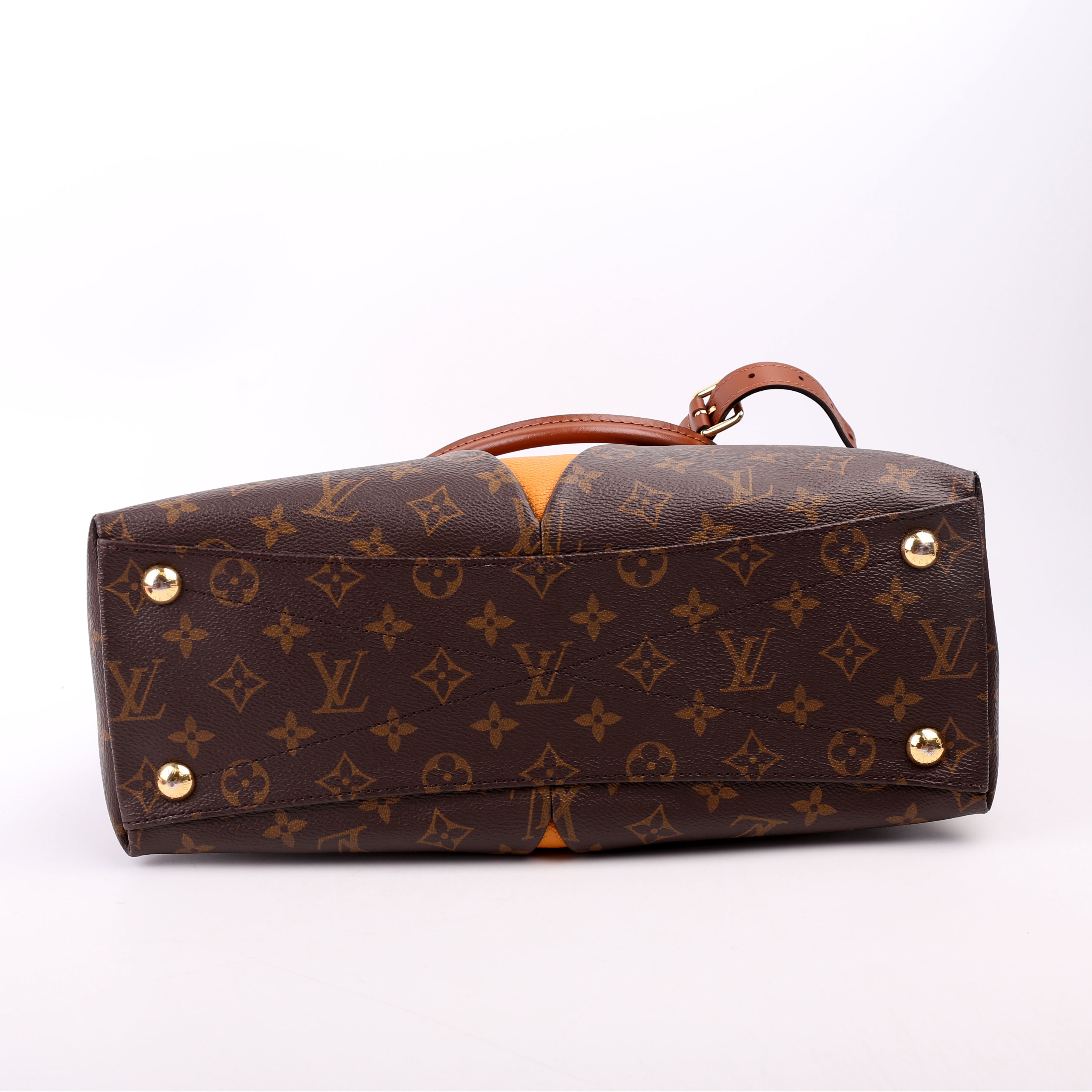 V Tote MM Monogram Yellow