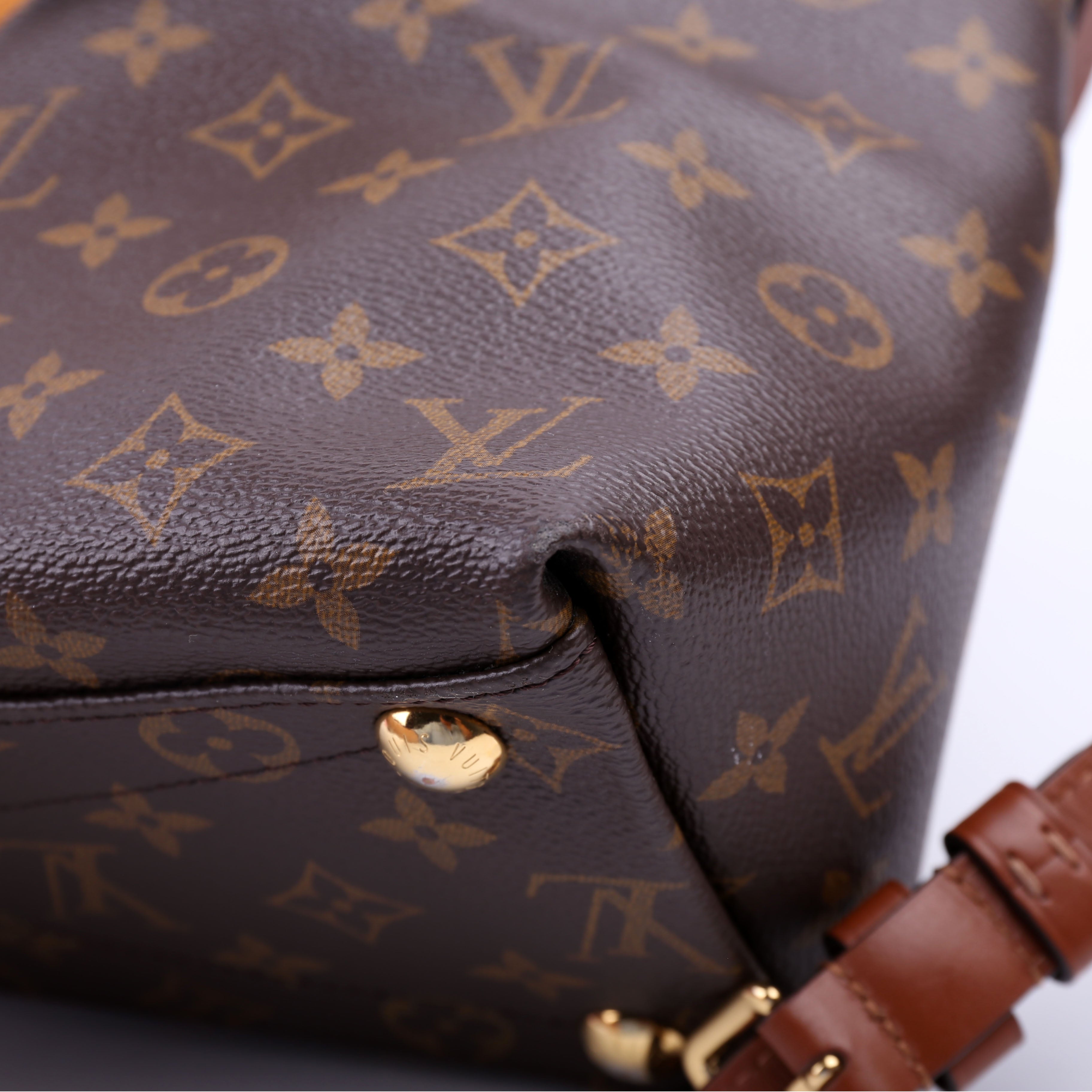 V Tote MM Monogram Yellow