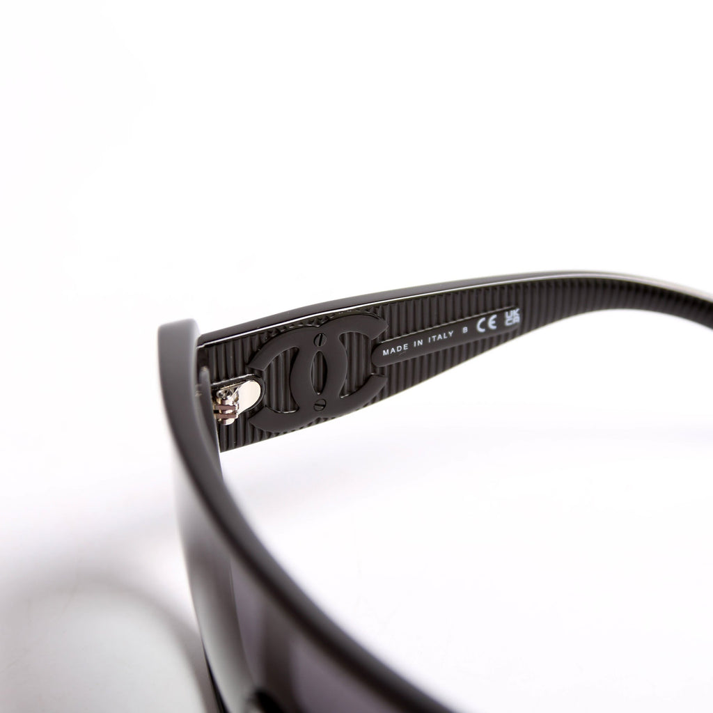 5495 Shield Acetate Black