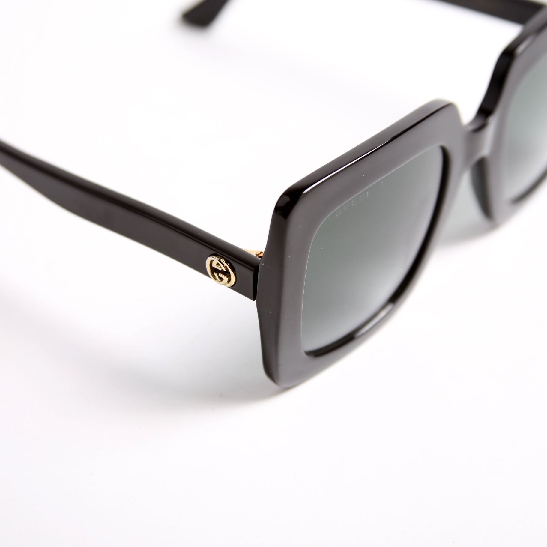 GG0328S Oversized Square Black