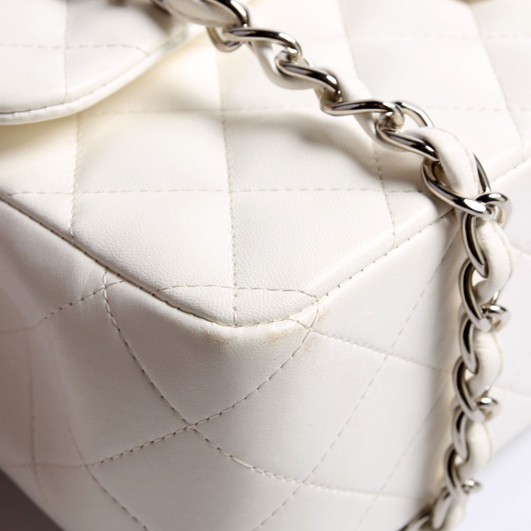 Classic Flap Jumbo Lambskin 21-24M White