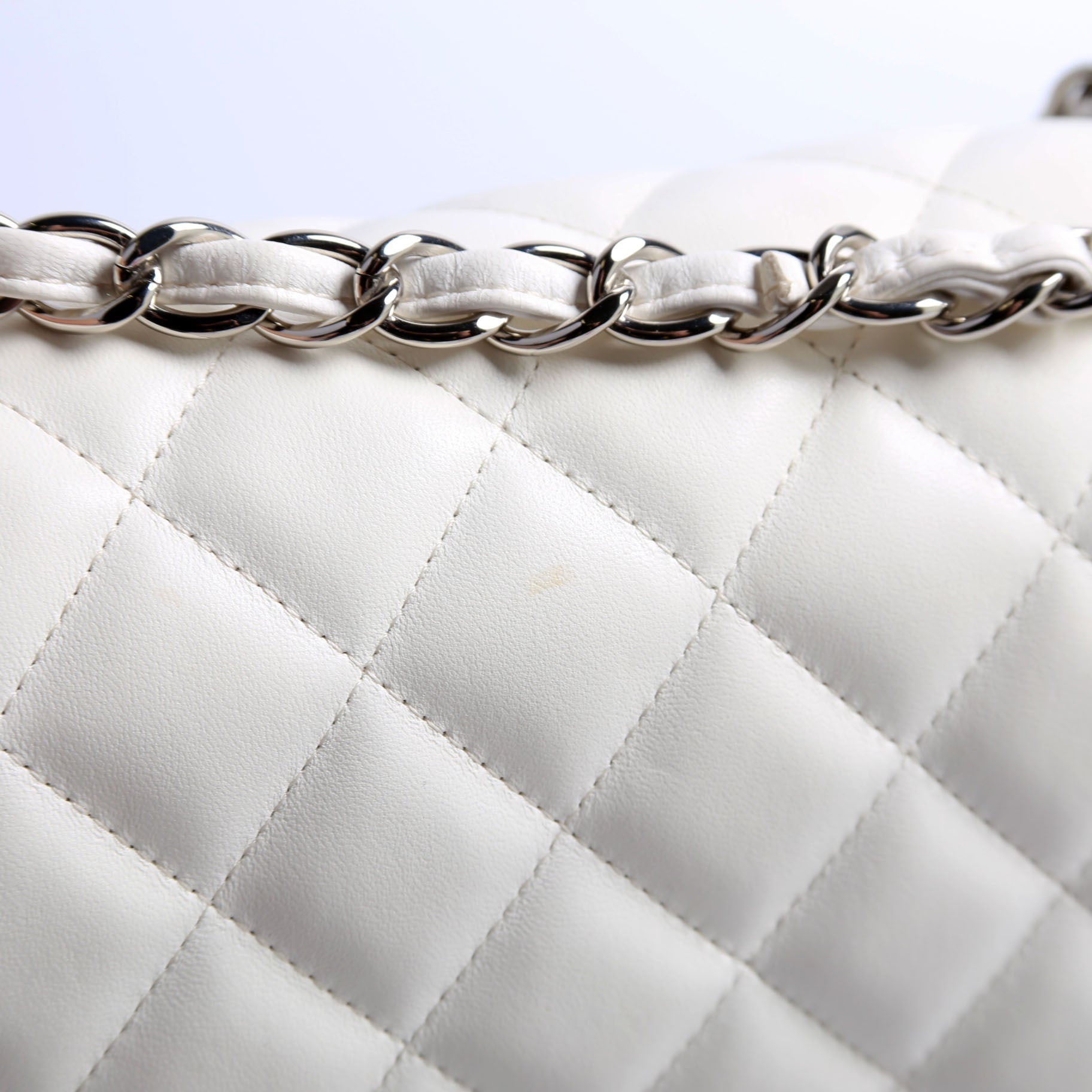 Classic Flap Jumbo Lambskin 21-24M White