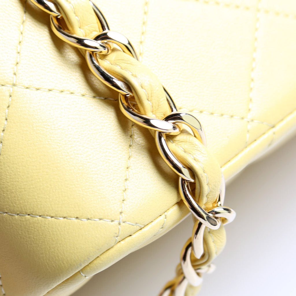 Classic Flap Jumbo Lambskin 21-24M Yellow
