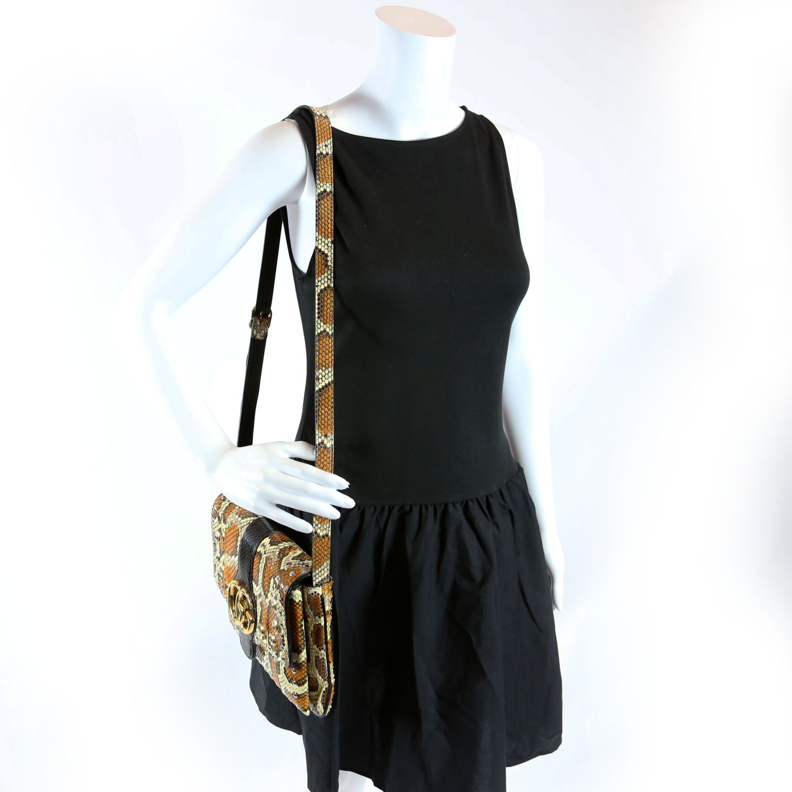 550126 Arli Python Crossbody