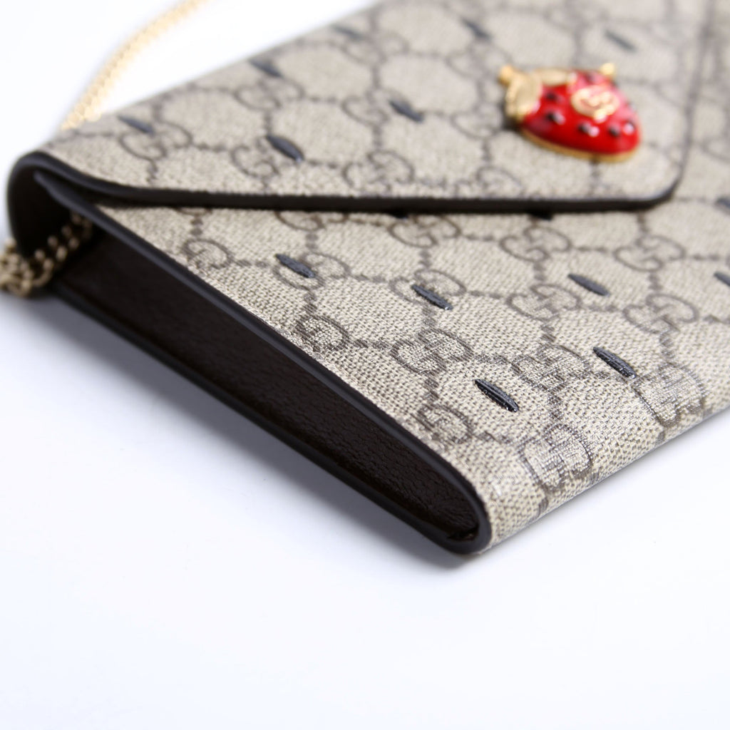 Gucci 726249 GG Supreme Wallet On Chain Strawberry