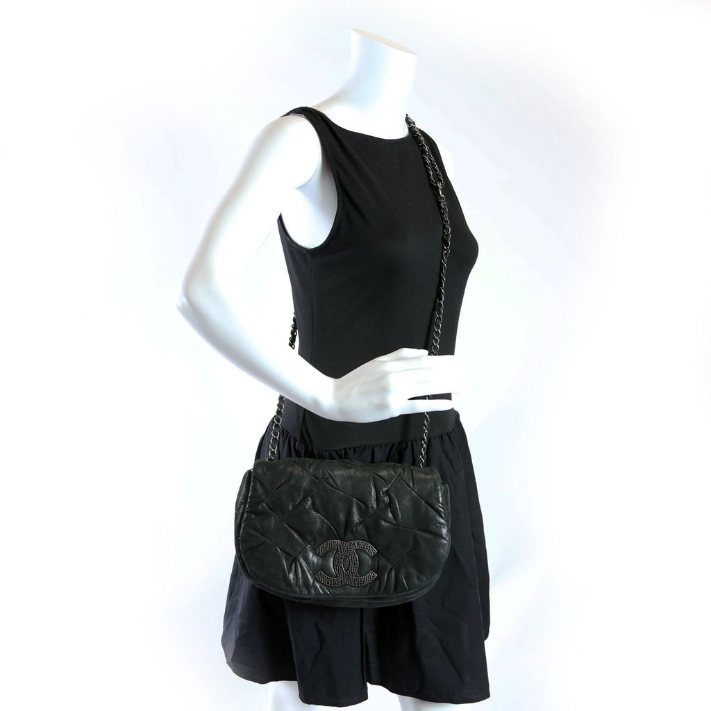 Glint Accordion Flap Iridescent Calfskin Black