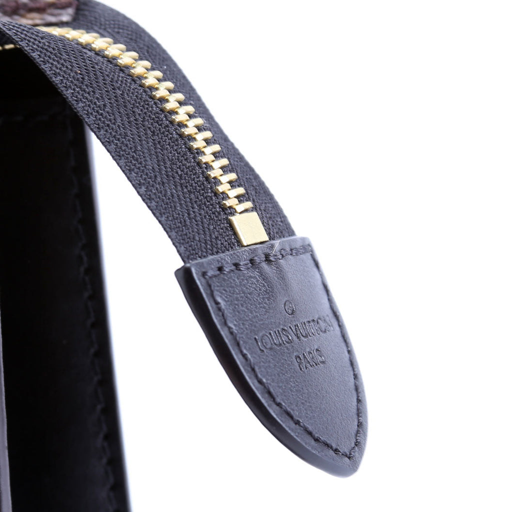 Pochette Toilette NM Monogram
