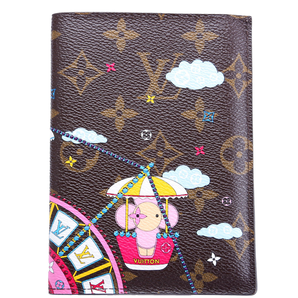 Passport Cover 2020 Christmas Animation Big Wheel Monogram