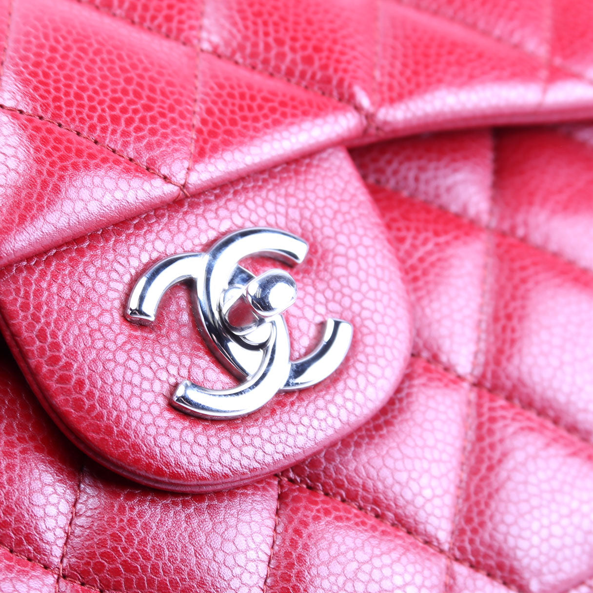 Classic Flap Jumbo Caviar 16M Red