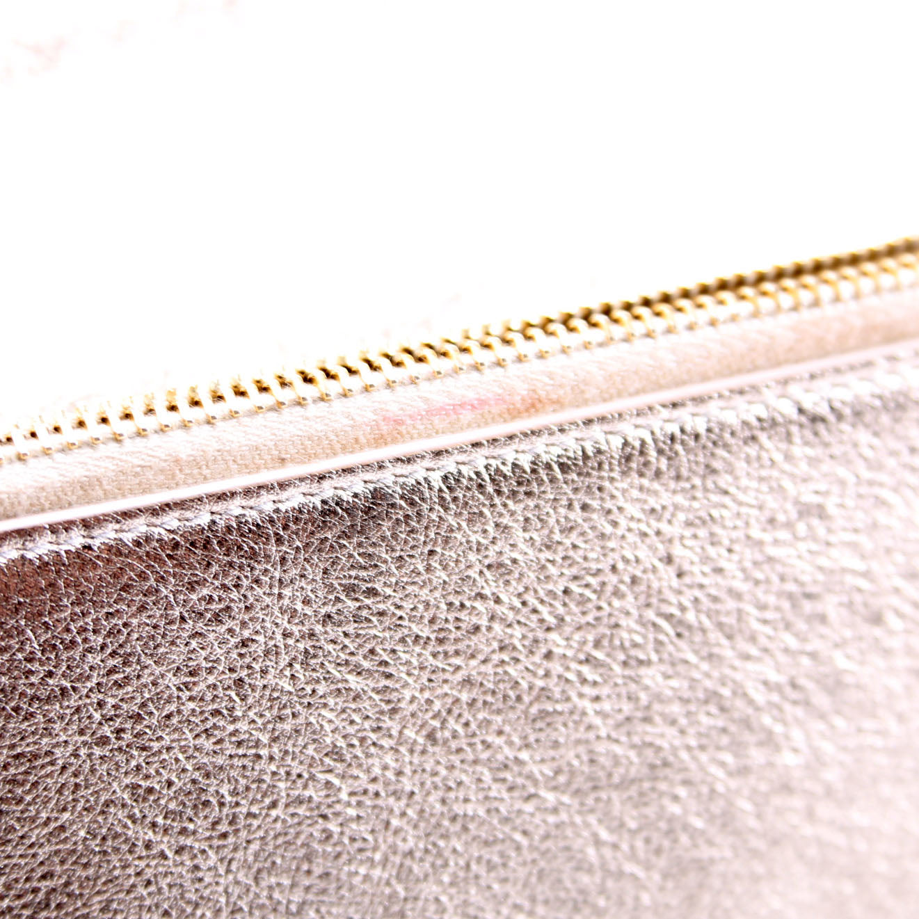 Envelope Chain Wallet Metallic Calfskin 402031 Gold
