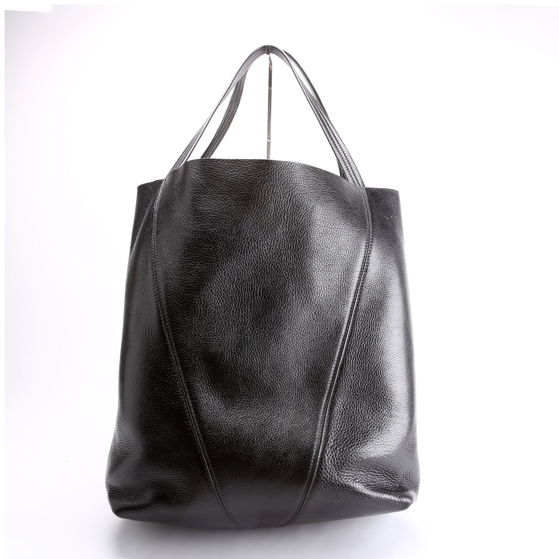 Spin Tote Grained Leather Black