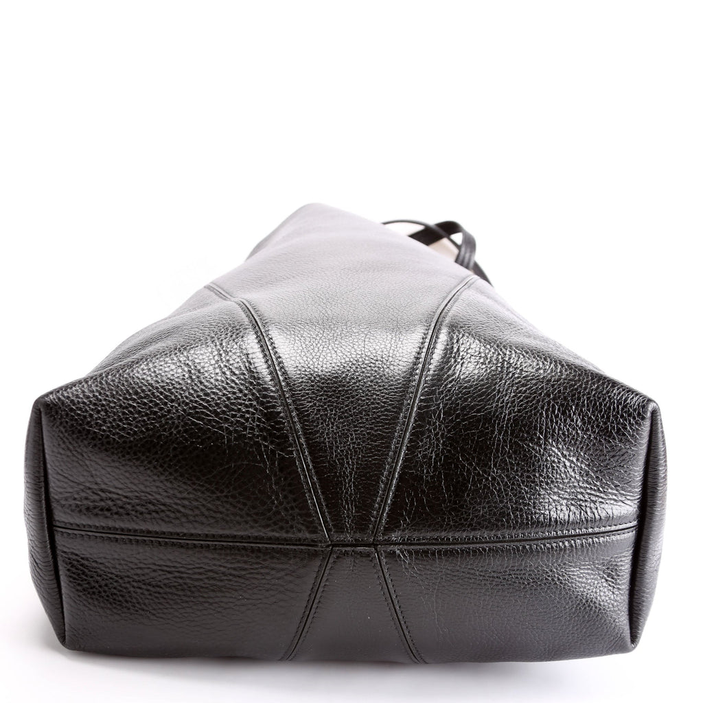 Spin Tote Grained Leather Black