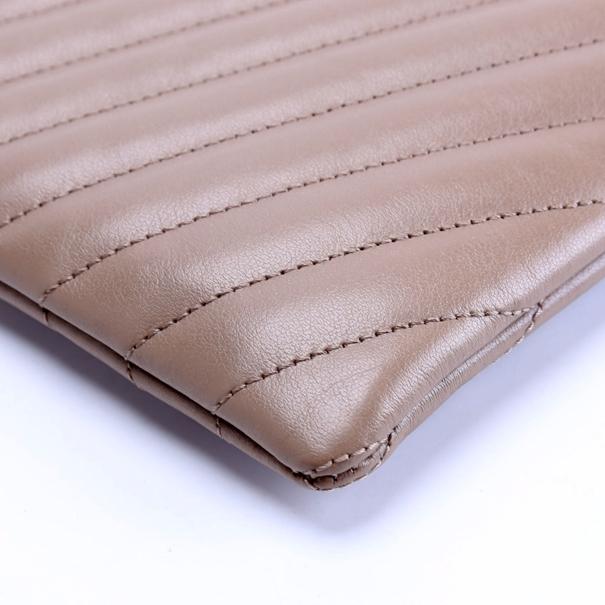 559193 A5 Matelasse Pouch Tan