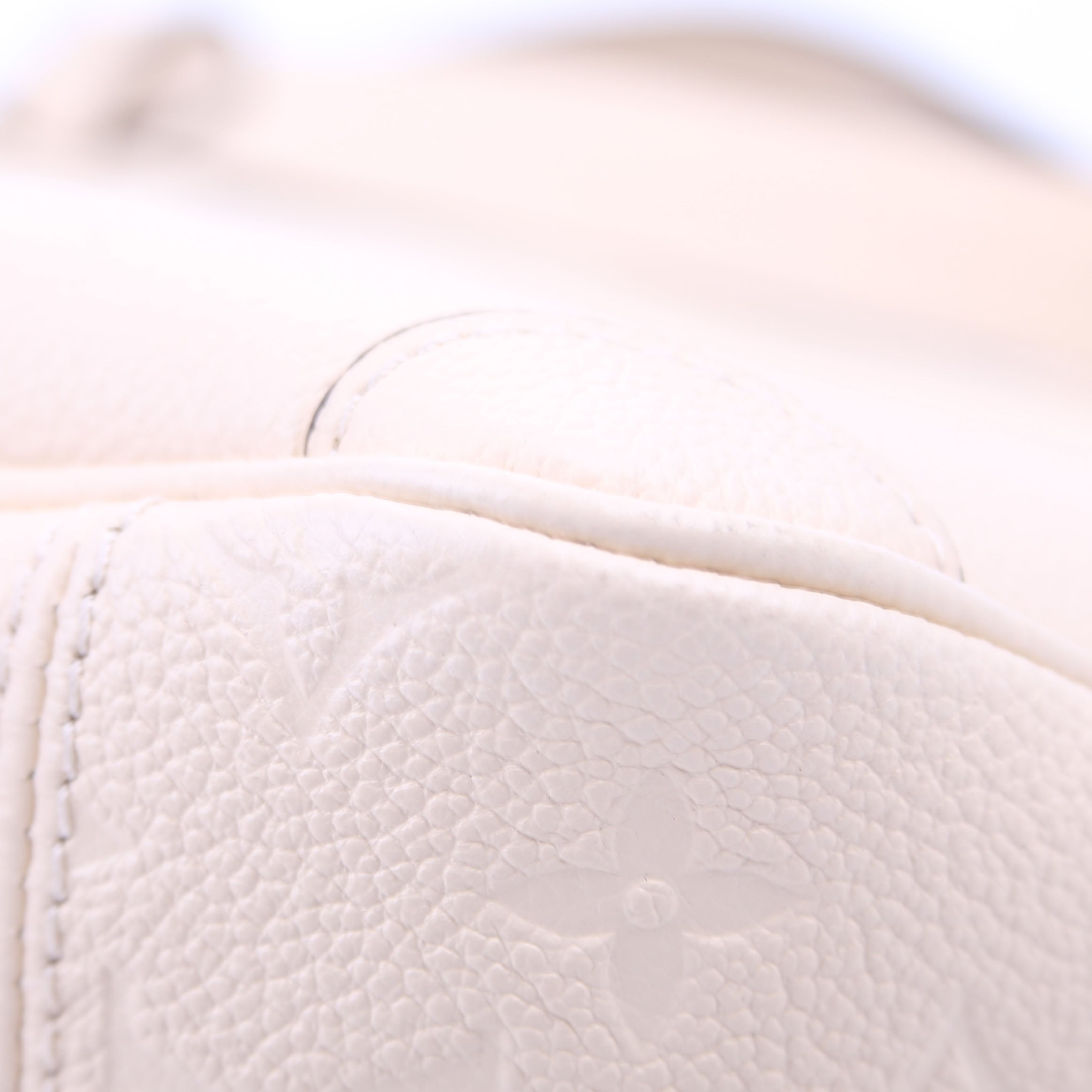 Trianon PM NM Giant Empreinte White