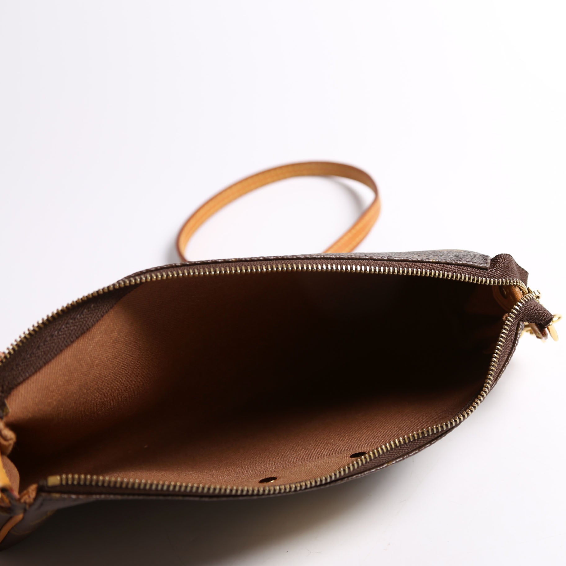 Eva Clutch Monogram