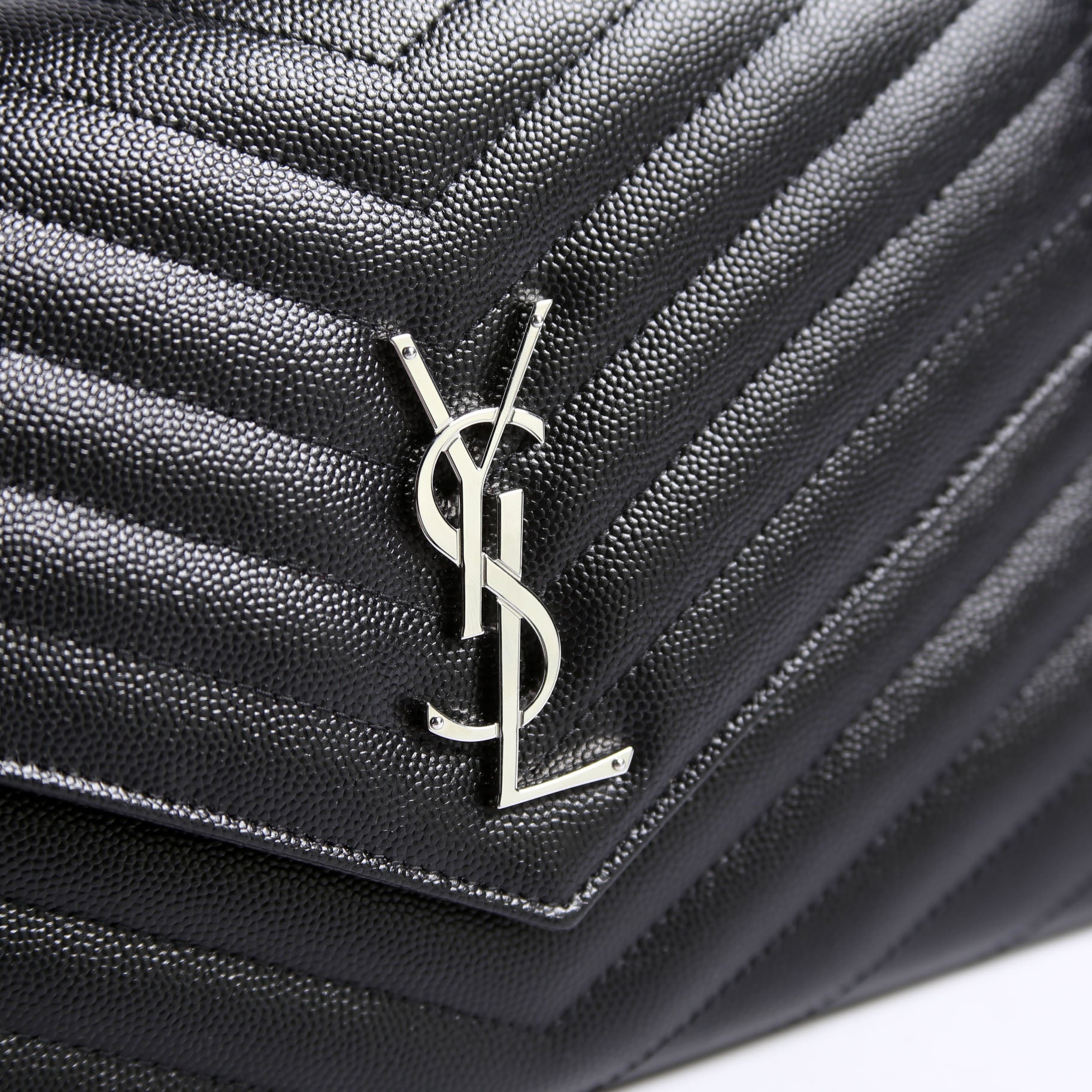 617662 Grain De Cassandre Flap Pouch Wristlet