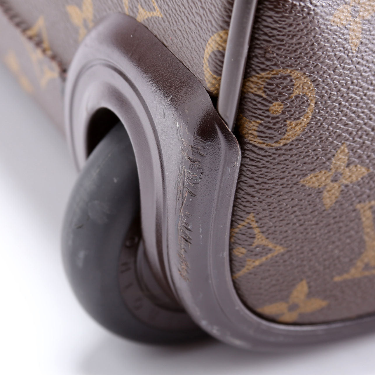 Eole 60 Monogram