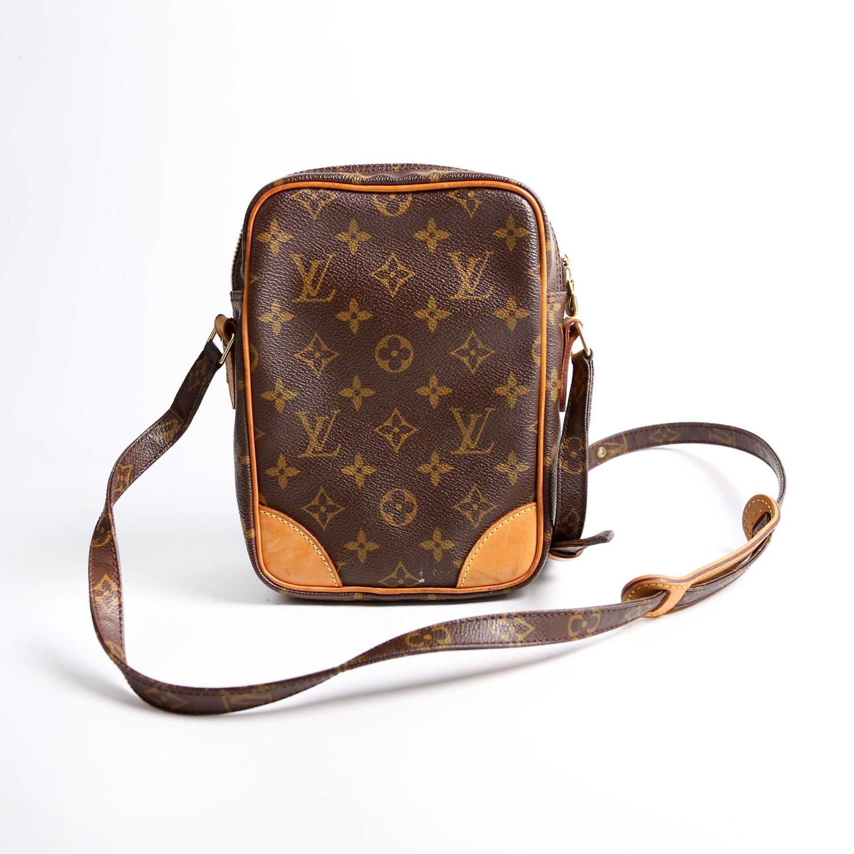 Amazone Monogram