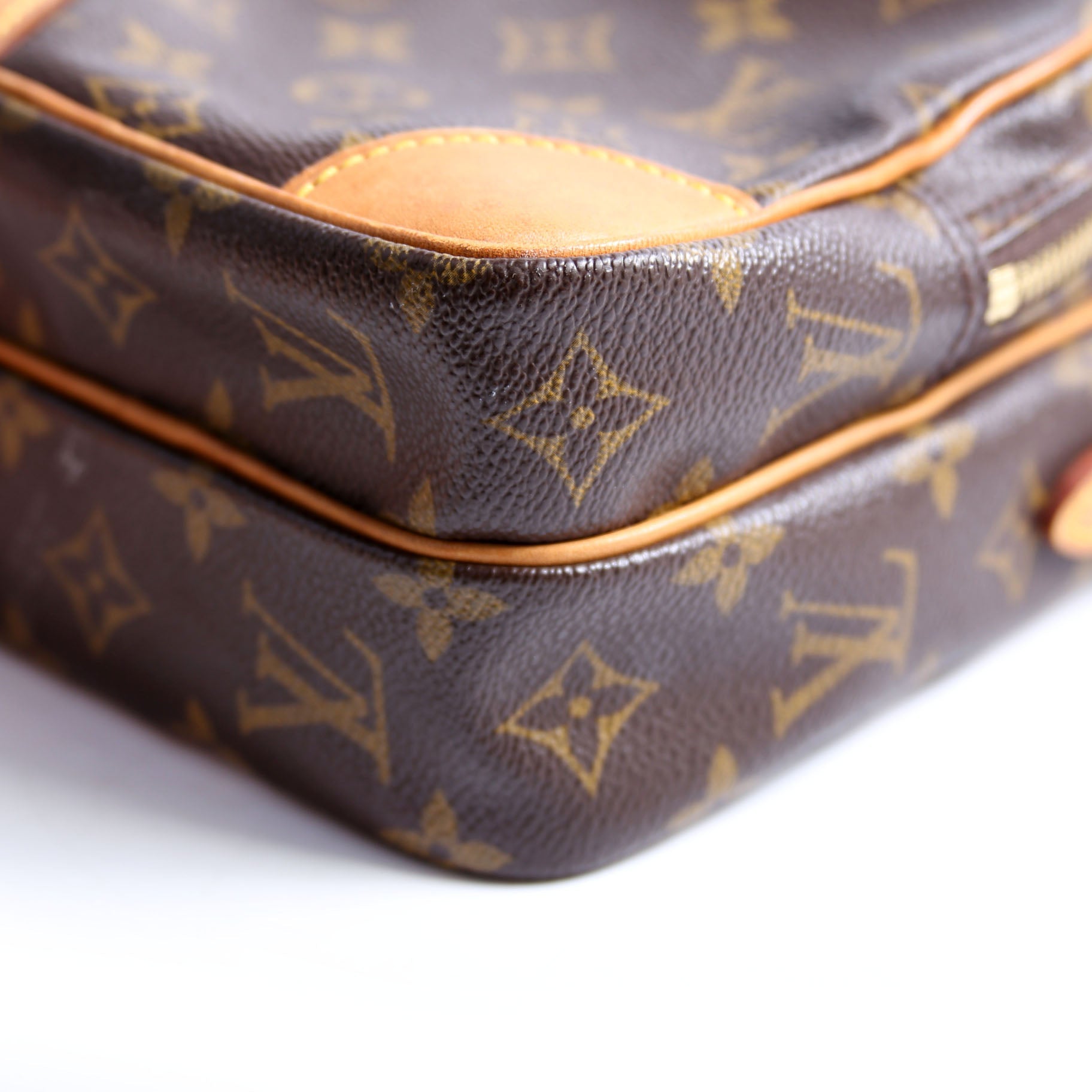 Amazone Monogram