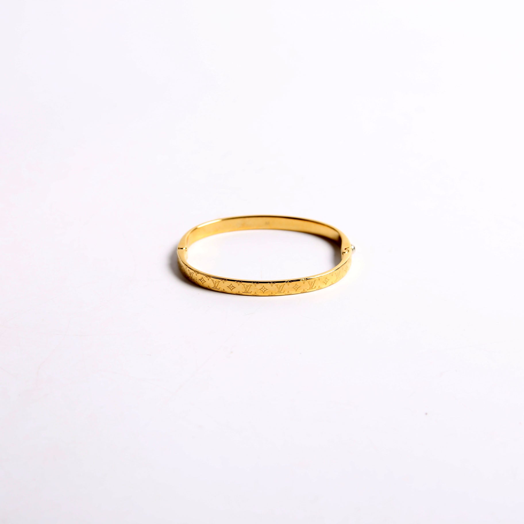 M1029M Nanogram Cuff Size Medium Gold