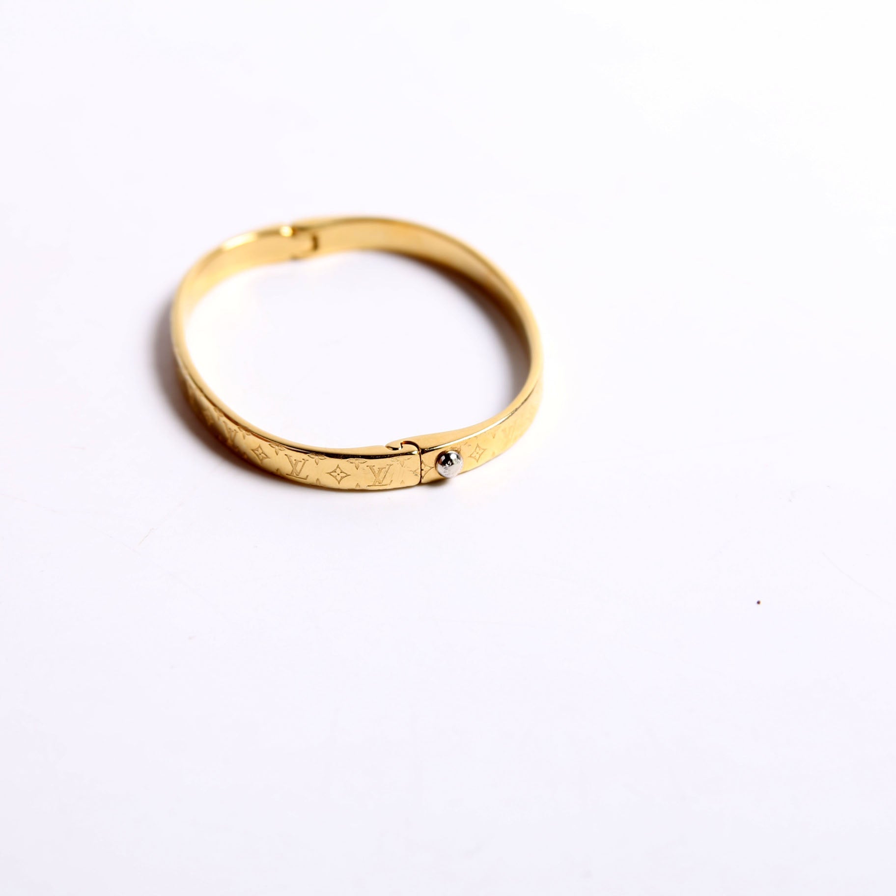M1029M Nanogram Cuff Size Medium Gold