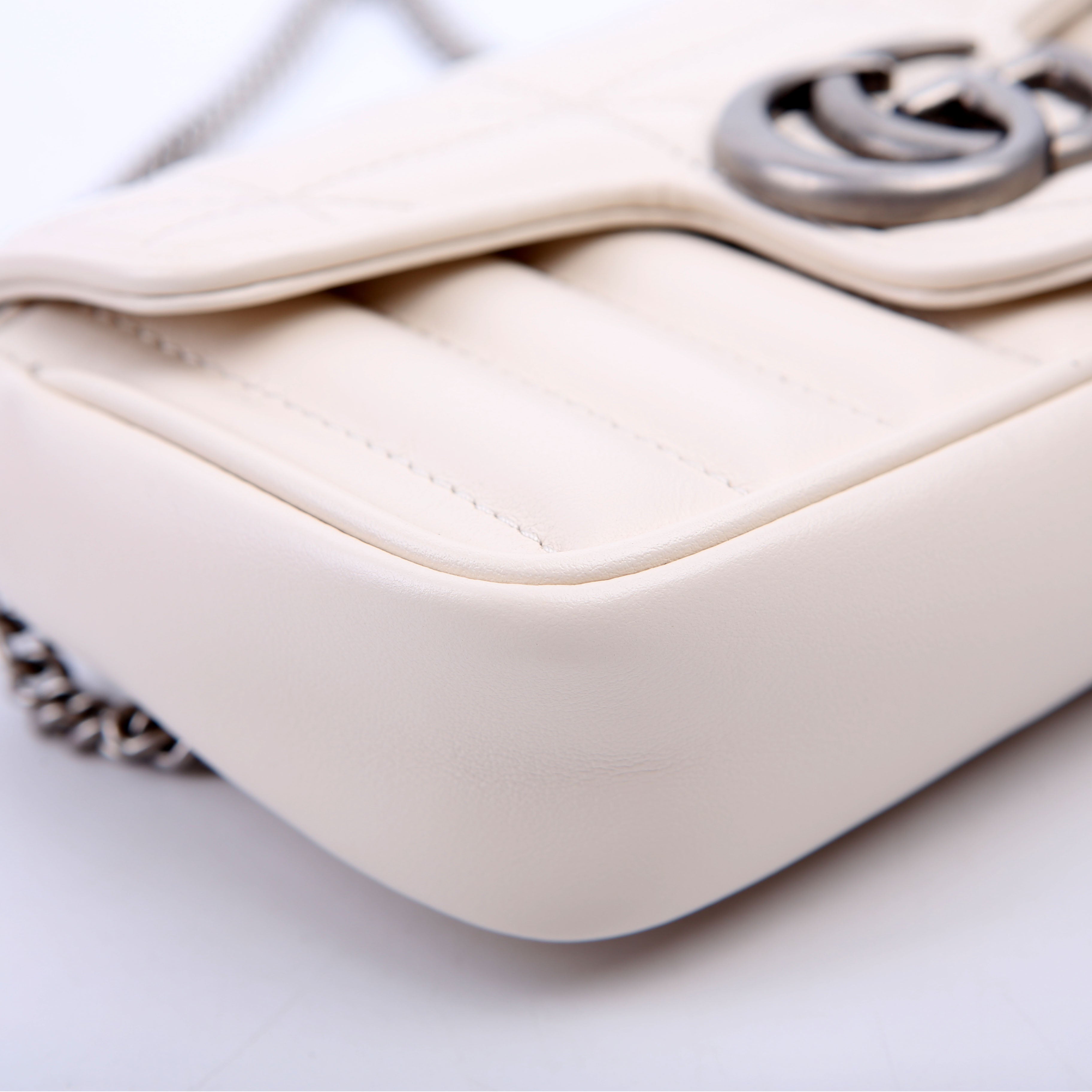 476433 Marmont Aria Super Mini Flap White